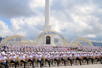 Фотография к новости: Жители столицы смогут принять участие в массовой игре на домбре 