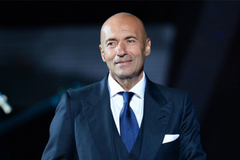 Фотография к новости: Токаев наградил Игоря Крутого 