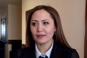 Журналист Айгуль Капбарова принесла присягу в депутаты Сената 