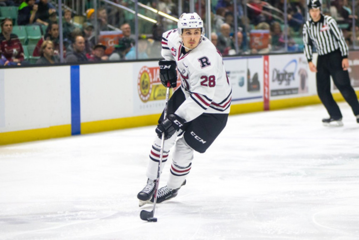 Хоккейный клуб "Барыс" усилился канадским нападающим