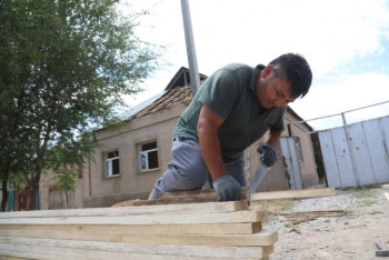 Фотография к новости: В Арыси отремонтировали более 180 домов