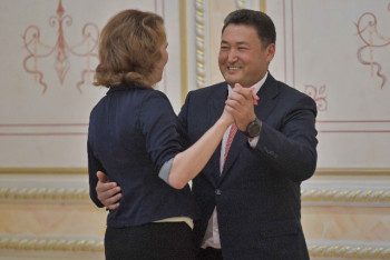 Фотография к новости: Многодетная мама пригласила на танец акима Павлодарской области