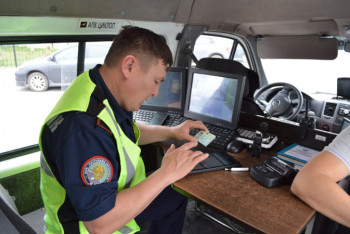 Фотография к новости: 350 нерадивых водителей автобусов за три дня оштрафовали в ВКО