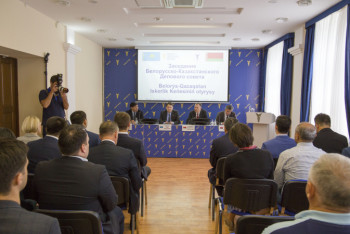 Фотография к новости: Годовой товарооборот Казахстана и Беларуси приближается к миллиарду долларов