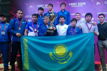 Фотография к новости: Команда Казахстана по вольной борьбе взяла "бронзу" ЧА-2019 среди кадетов