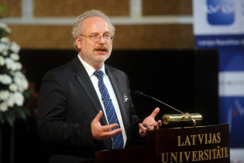 Фотография к новости: Юрист Левитс вступил в должность президента Латвии