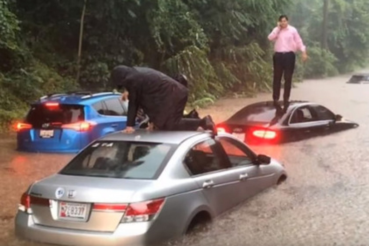 Сильнейшие дожди с грозами затопили Вашингтон