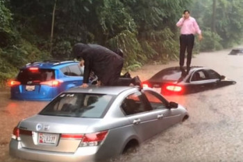 Фотография к новости: Сильнейшие дожди с грозами затопили Вашингтон