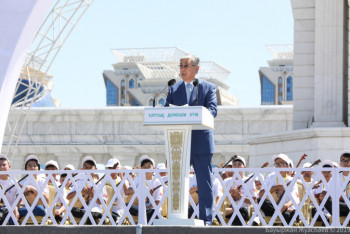 Токаев предложил ввести в школах уроки домбры 