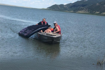 Фотография к новости: Девятилетнего мальчика из России спасли сотрудники ДЧС в Акмолинской области 