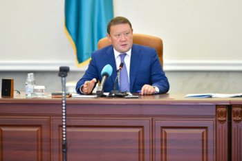 Аким СКО призвал жителей региона сообщать властям о "зарплате в конвертах"