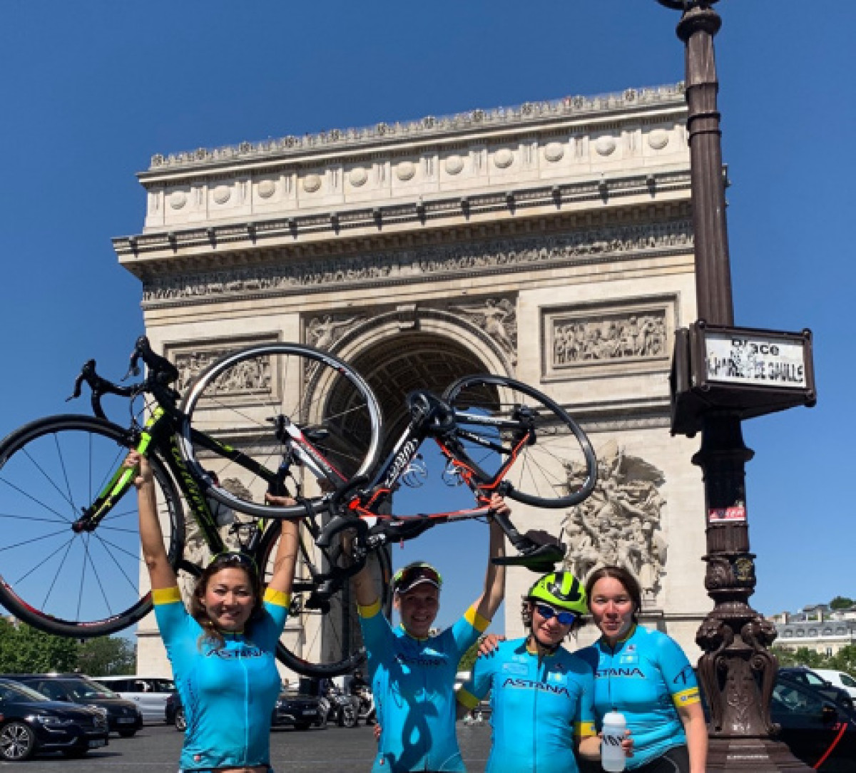 Казахстанки впервые в истории переплыли Ла-Манш