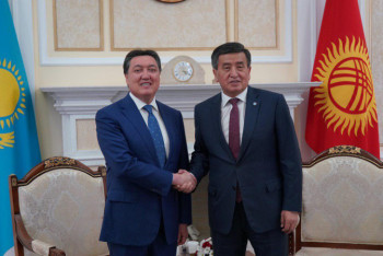 Фотография к новости: Аскар Мамин встретился с Президентом Кыргызстана