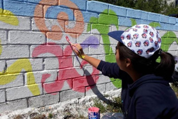 Фотография к новости: В Экибастузе бойцы из отряда "Жасыл ел" украшают городские здания