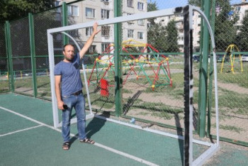 Фотография к новости: Подростка, на которого упали футбольные ворота в Костанае, похоронят в Азербайджане