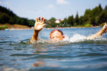 За минувшие выходные в Казахстане утонуло 7 детей