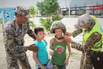 Фотография к новости: В воинских частях регионального командования "Запад" организованы экскурсии для школьников