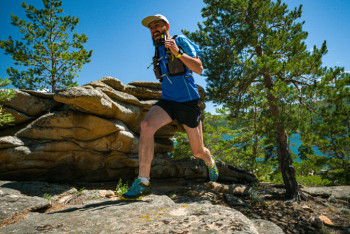 Фотография к новости: Как казахстанец Александр Габченко в одиночку бежит по регионам страны