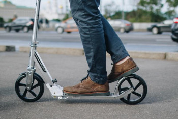 МВД РК выработает меры контроля в отношении водителей электросамокатов