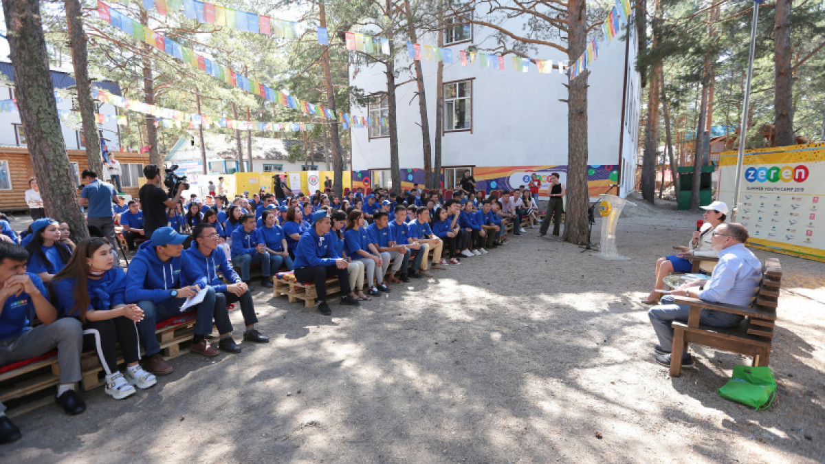 Участники молодежного лагеря «Зерен-2019» приняли челлендж в честь 175-летия Абая