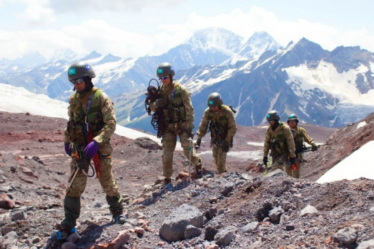 Казахстанские военнослужащие взойдут на самую высокую вершину Европы на Эльбрус