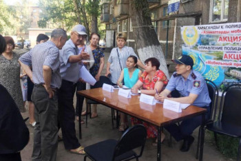 Фотография к новости: Закрытый канализационный люк стал одним из результатов "Приемной на дороге" в Караганде