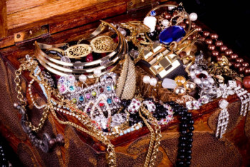 Фотография к новости: Кому опасно носить золото, рассказали ученые 