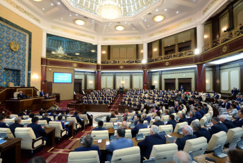 Депутаты парламента ушли на каникулы