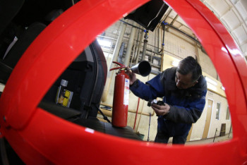 В Казахстане предложили приостановить техосмотр легковых авто