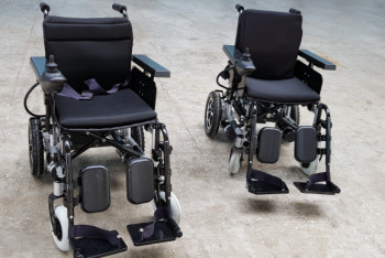 В Кокшетау Сапарбаеву представили инвалидные коляски местного производства