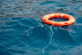 Сотрудники комитета транспортного контроля РК помогли спасти шестерых человек на Капшагае 