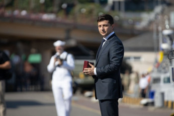 Фотография к новости: Владимир Зеленский прилетел в Одессу эконом-классом