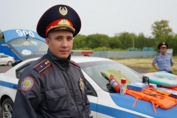 Фотография к новости: В СКО полицейских обучают навыкам по спасению людей