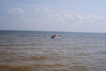 Фотография к новости: Двух рыбаков спасли в Каспийском море