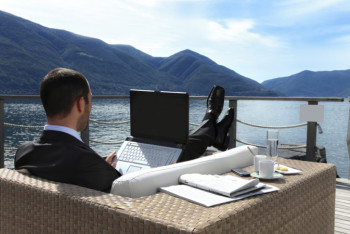 Фотография к новости: Уравнять права фрилансеров и штатных сотрудников предлагают в Казахстане 