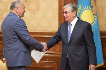 Фотография к новости: Токаев принял председателя Союза театральных деятелей Казахстана