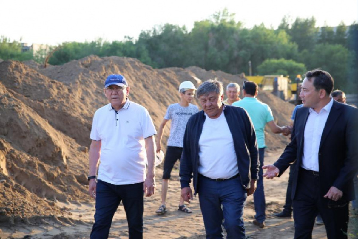 Сенаторы ознакомились с ходом строительства нового общежития Павлодарского госуниверситета