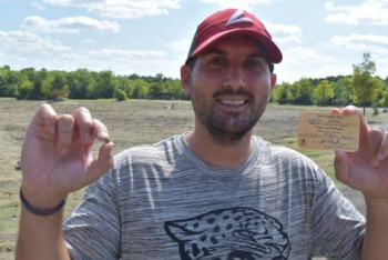 Фотография к новости: Алмаз весом 2,12 карата нашел учитель во время прогулки в парке в США