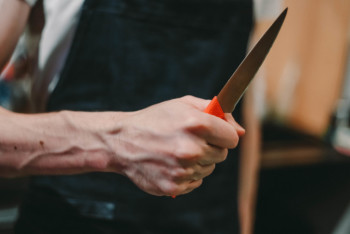 Фотография к новости: Посреди улицы человека убили ножом в сердце в Алматы