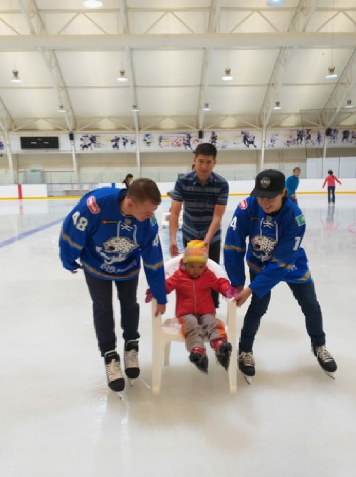 Жители столицы с инвалидностью приняли участие в массовом катании 