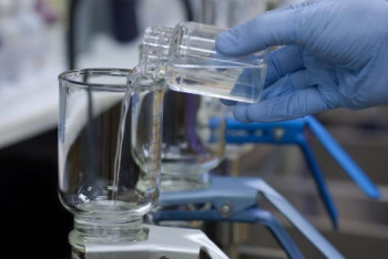 Фотография к новости: Воду из Нуры проверят карагандинские медики на наличие вируса менингита