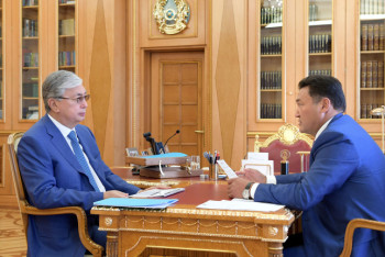 Фотография к новости: Токаева проинформировали о переселении  многодетных семей в Павлодарскую область