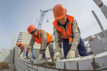 Фотография к новости: Строители моста в Нур-Султане объявили голодовку