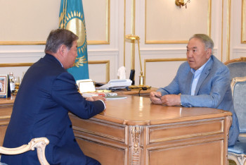 Фотография к новости: Назарбаев принял Есимова