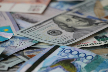 Фотография к новости: Тенге слегка  укрепился на фондовой бирже