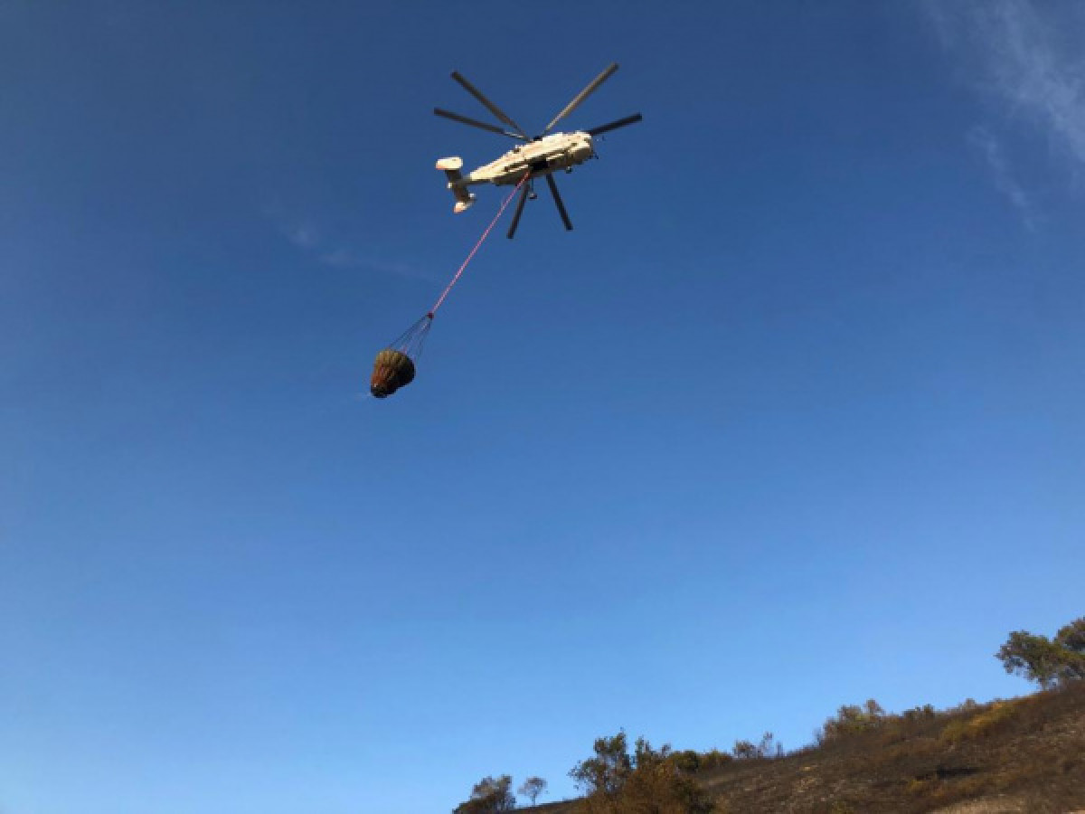 Тушить пожар на Кок-Тобе вылетели два вертолёта