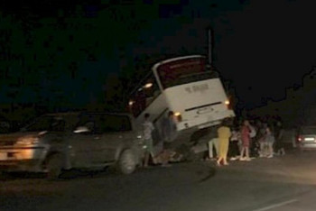 Фотография к новости: Автобус с казахстанскими туристами попал в ДТП на Иссык-Куле