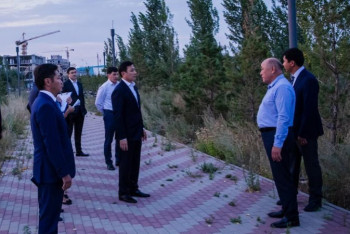 Фотография к новости: Аким столицы: Люди должны приходить в парки отдыхать и наслаждаться природой