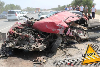 Фотография к новости: Пять человек погибли в жутком ДТП на трассе Алматы – Бишкек