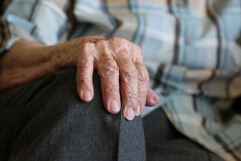 На отказ обслуживать отца-пенсионера в Halyk bank пожаловалась алматинка 